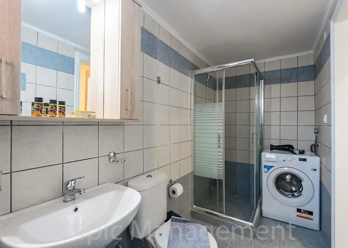 Anna's 'nea Chora' خانيا