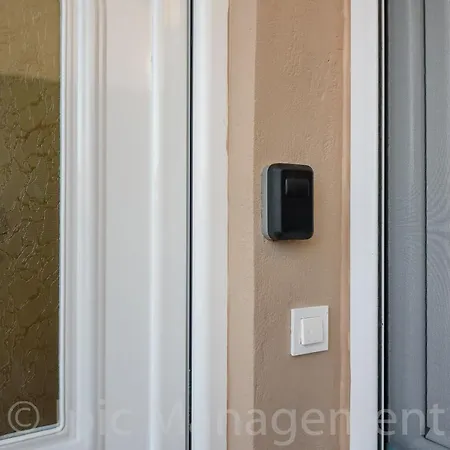 Anna's 'nea Chora' *