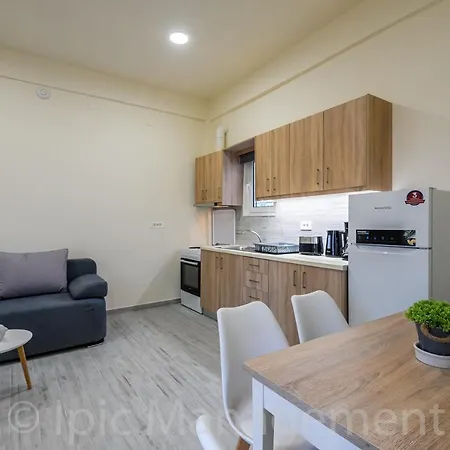 Anna's 'nea Chora' Chania (Crete)